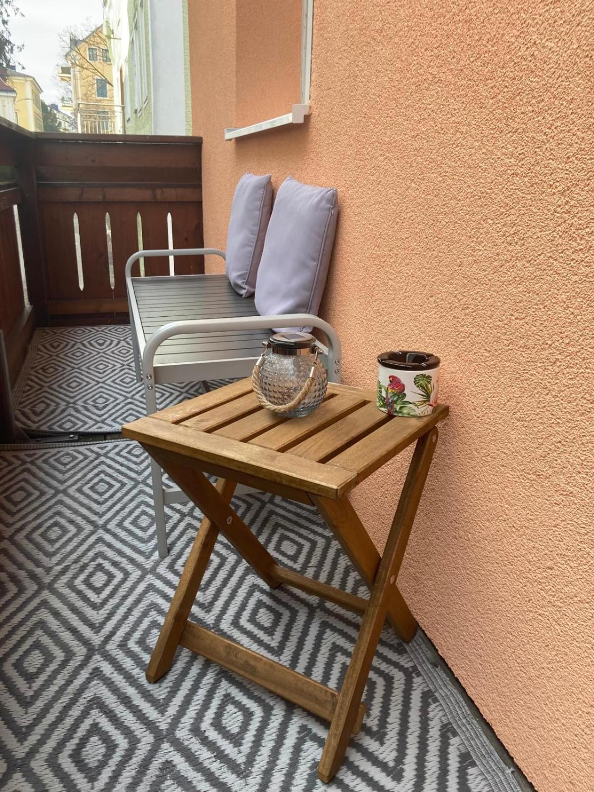Ferienwohnung Im Zentrum Mit Balkon Und Parkplatz Gmunden Exterior photo