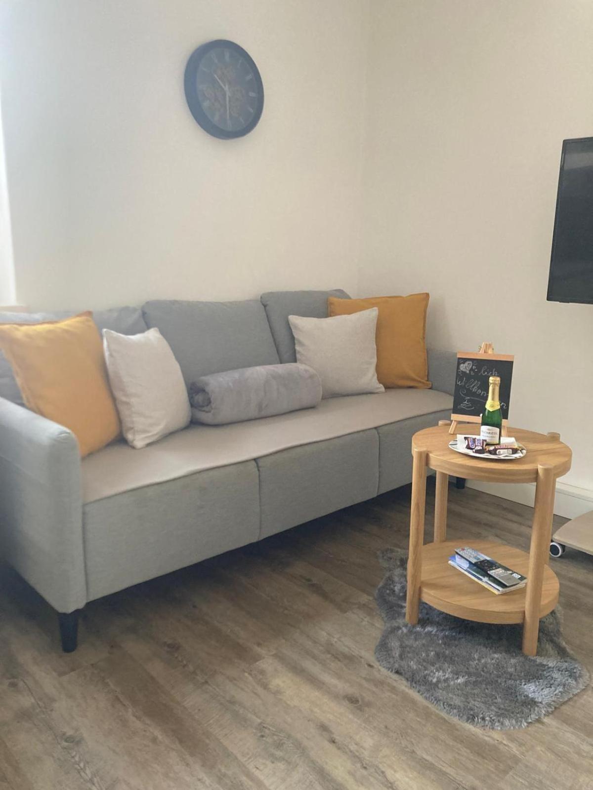 Ferienwohnung Im Zentrum Mit Balkon Und Parkplatz Gmunden Exterior photo